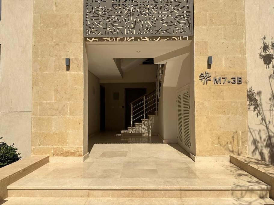 Chic 3br Ground Free & Pool Access At Mangroovy דירה *